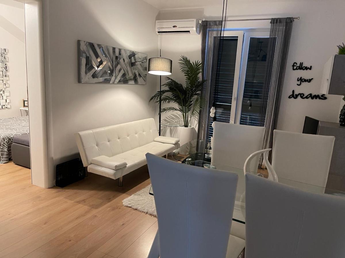 Apartment New Chic Supetar Buitenkant foto