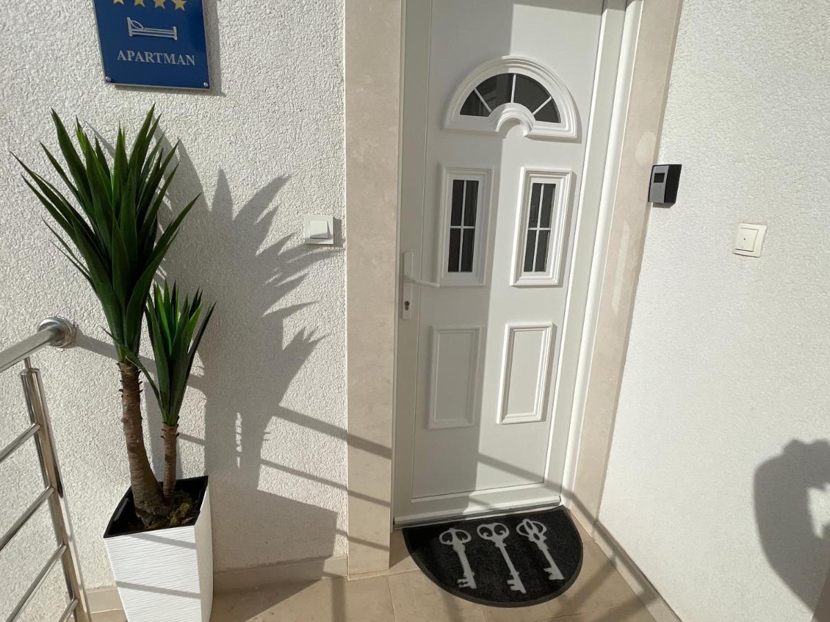 Apartment New Chic Supetar Buitenkant foto